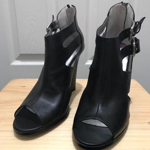 guess peep toe booties